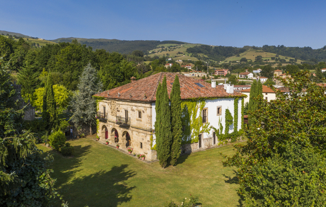 Fotografia propiedad Palacete señorial del siglo XVIII en tierras cántabras